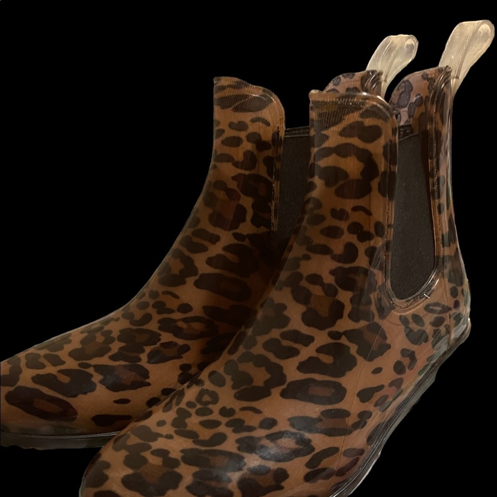 Life Stride Cheetah Rain Booties Like New